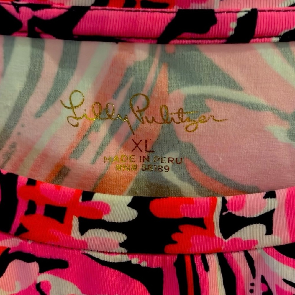 Lily Pulitzer Pink and Navy Blue graphic puff sleeve blouse.  NWOT.  Never worn. - Picture 2 of 4